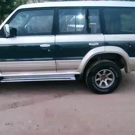 Mitsubishi Pajero 1992