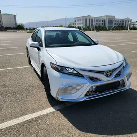 Toyota Camry 2021