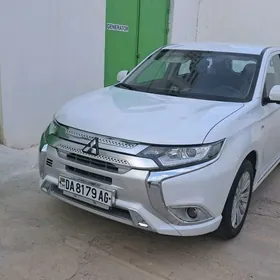 Mitsubishi Outlander 2022