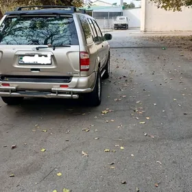 Nissan Pathfinder 2001