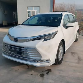 Toyota Sienna 2022