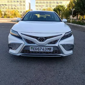 Toyota Camry 2021