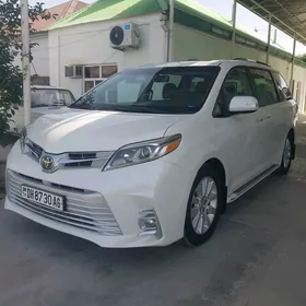 Toyota Sienna 2015
