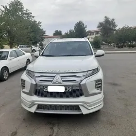 Mitsubishi Montero Sport 2023