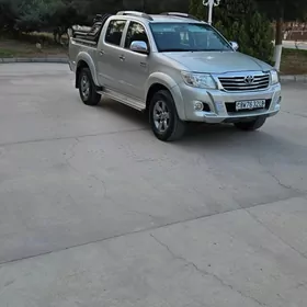 Toyota Hilux 2013