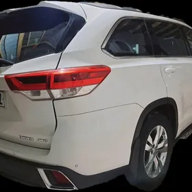 Toyota Highlander 2017