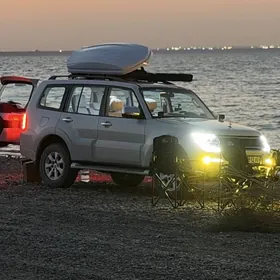 Mitsubishi Pajero 2015