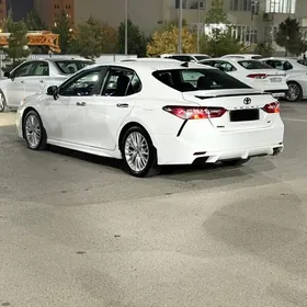 Toyota Camry 2020