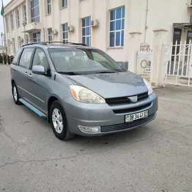 Toyota Sienna 2004
