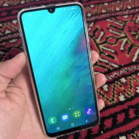 SAMSUNG GALAXY A30