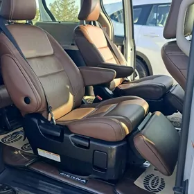 Toyota Sienna 2019
