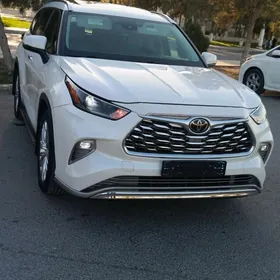 Toyota Highlander 2021