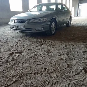 Toyota Camry 2000