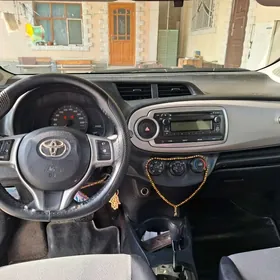 Toyota Yaris 2011