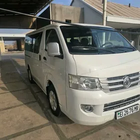 Toyota Hiace 2018