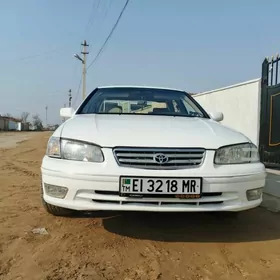 Toyota Camry 2000