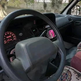 Toyota Hiace 1998