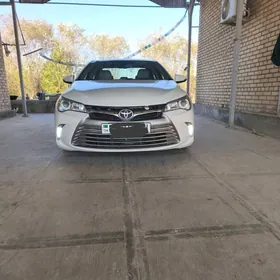 Toyota Camry 2016