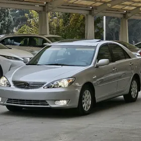 Toyota Camry 2004