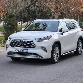 Toyota Highlander 2021