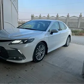 Toyota Camry 2020