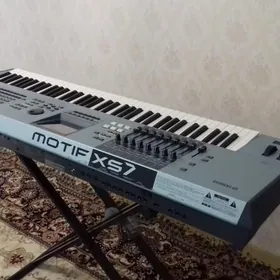 Super sintezator Ýamaha motif XS_7.
