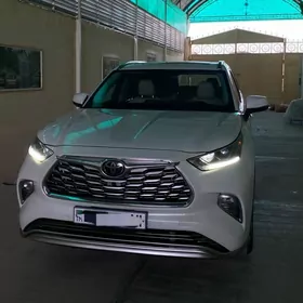 Toyota Highlander 2022