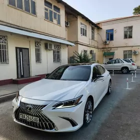 Lexus ES 350 2019