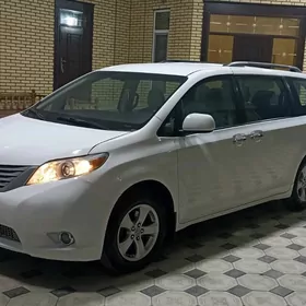 Toyota Sienna 2012