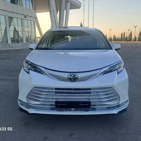 Toyota Sienna 2021