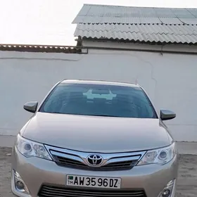 Toyota Camry 2014