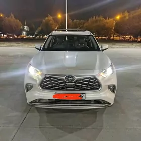 Toyota Highlander 2021