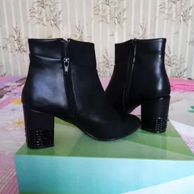 Сапоги женские 37 раз.