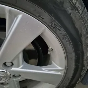 corolla 2012 S klas 16