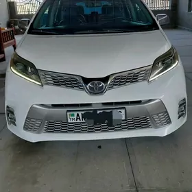 Toyota Sienna 2017