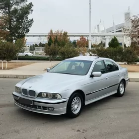 BMW E39 1998