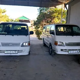 Toyota Hiace 2003