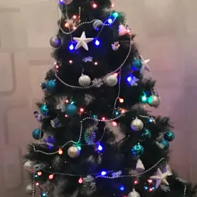 ёлка с игрушками