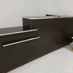 Magazin ÜN kassa stol