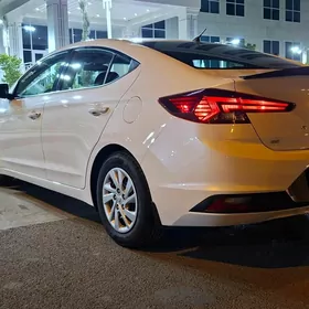 Hyundai Elantra 2020