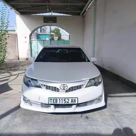 Toyota Camry 2012
