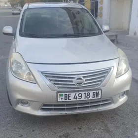Nissan Versa 2013