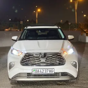 Toyota Highlander 2021