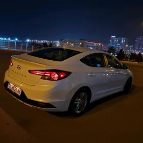 Hyundai Elantra 2019