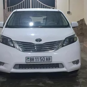 Toyota Sienna 2013