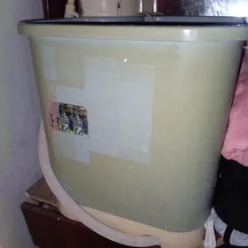 Продаю машину стиральною