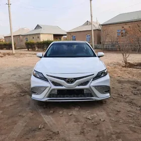Toyota Camry 2022