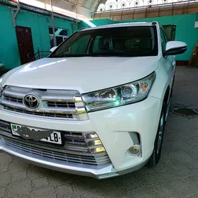 Toyota Highlander 2018
