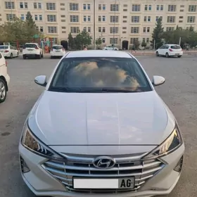 Hyundai Elantra 2019