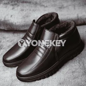 Erkekler üçin mahmal aýakgap